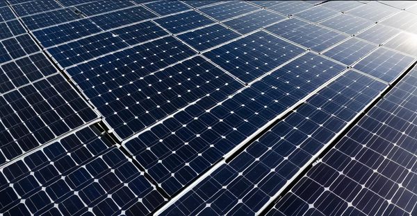 Panneau solaire photovoltaïque : avis clients et installation efficace